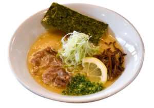 美食の秋田渾身の一杯「極旨トロ肉豚骨」