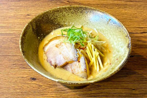 濃厚鶏豚白湯みそラーメン