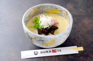 泡系鶏白湯　白　炭火国産親鳥使用