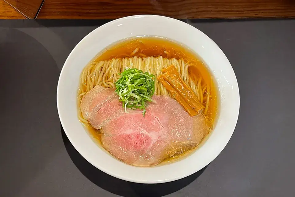 比内地鶏とはまぐりの淡麗醤油らぁめん