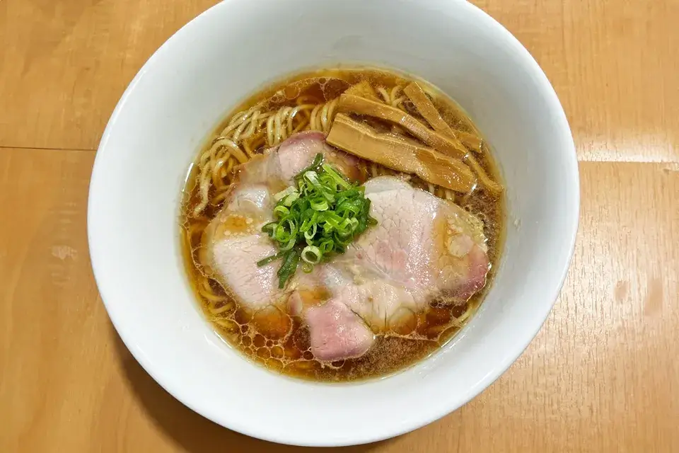 黄金ブロスの極上醤油中華そば