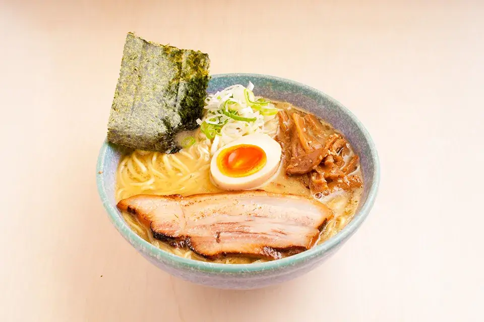 信州濃厚鶏白湯ラーメン