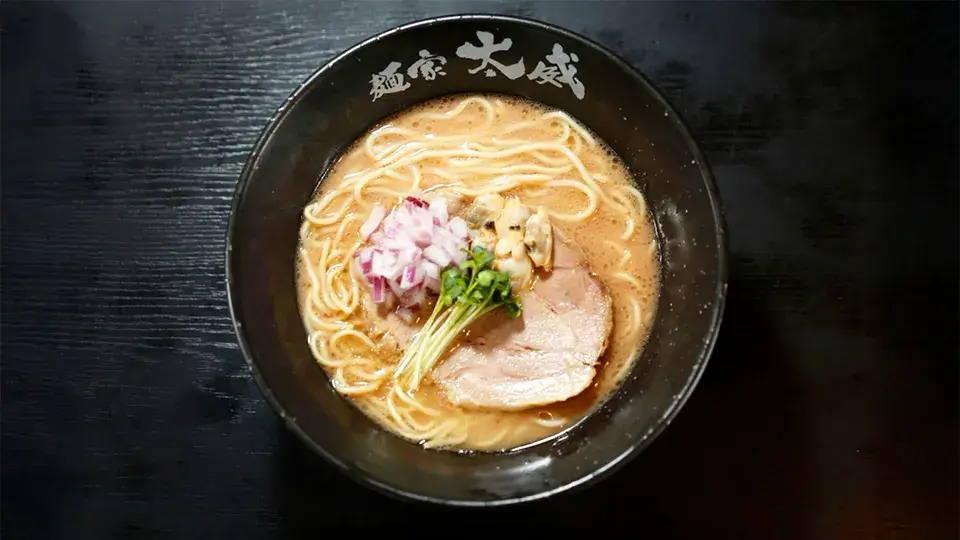 貝香る 塩豚骨ラーメン