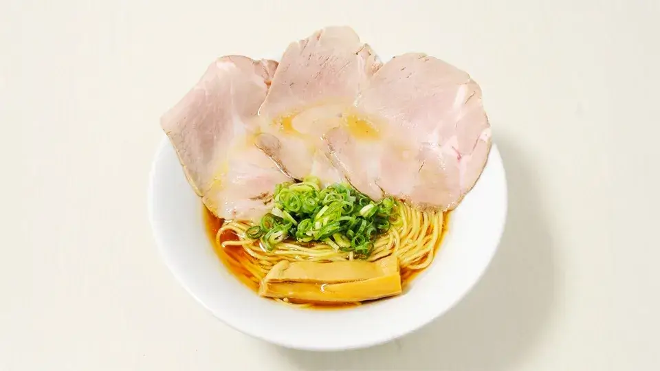 比内地鶏とホタテの極上醤油らぁめん