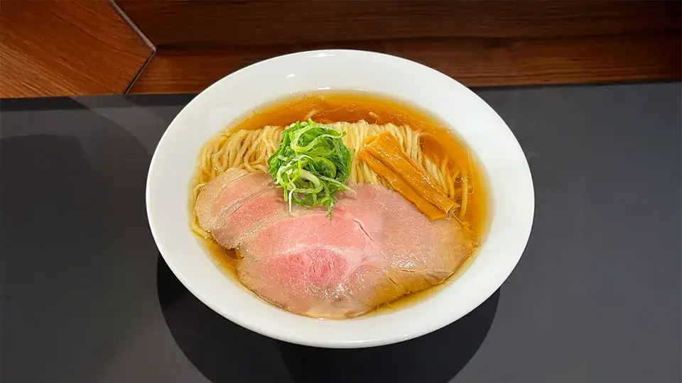 比内地鶏とはまぐりの淡麗醤油らぁめん